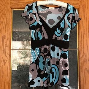 Laura Short Sleeved Top ⭐️SALE 3/$20⭐️